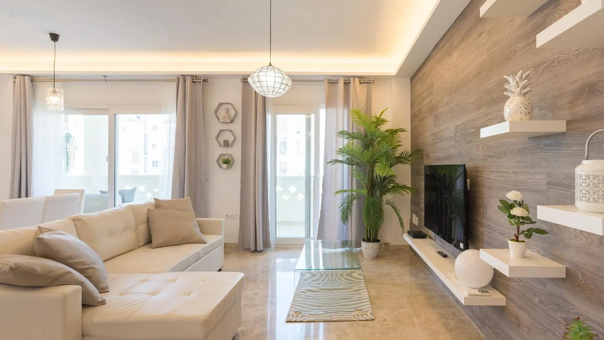 Saturnodream-4 Min To The Beach-Seasonal Pool Torremolinos Spanje