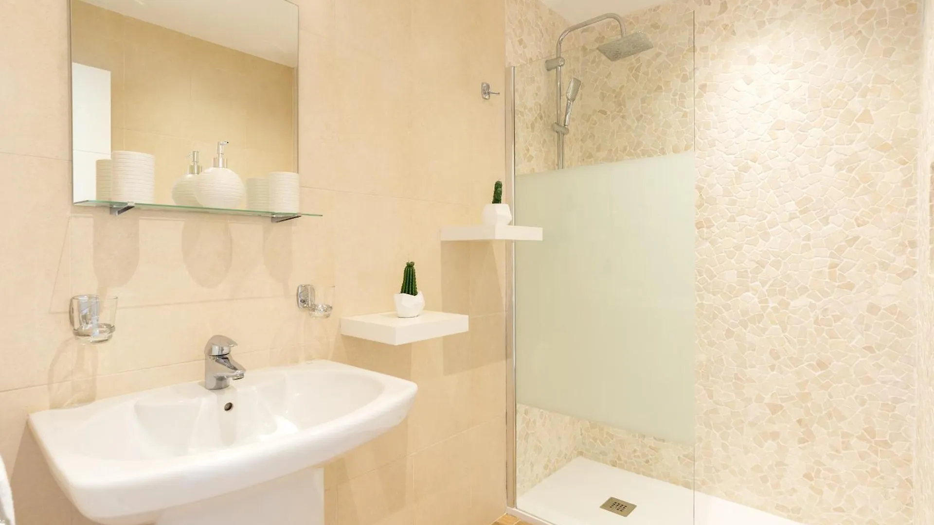 Saturnodream-4 Min To The Beach-Seasonal Pool Torremolinos Appartement